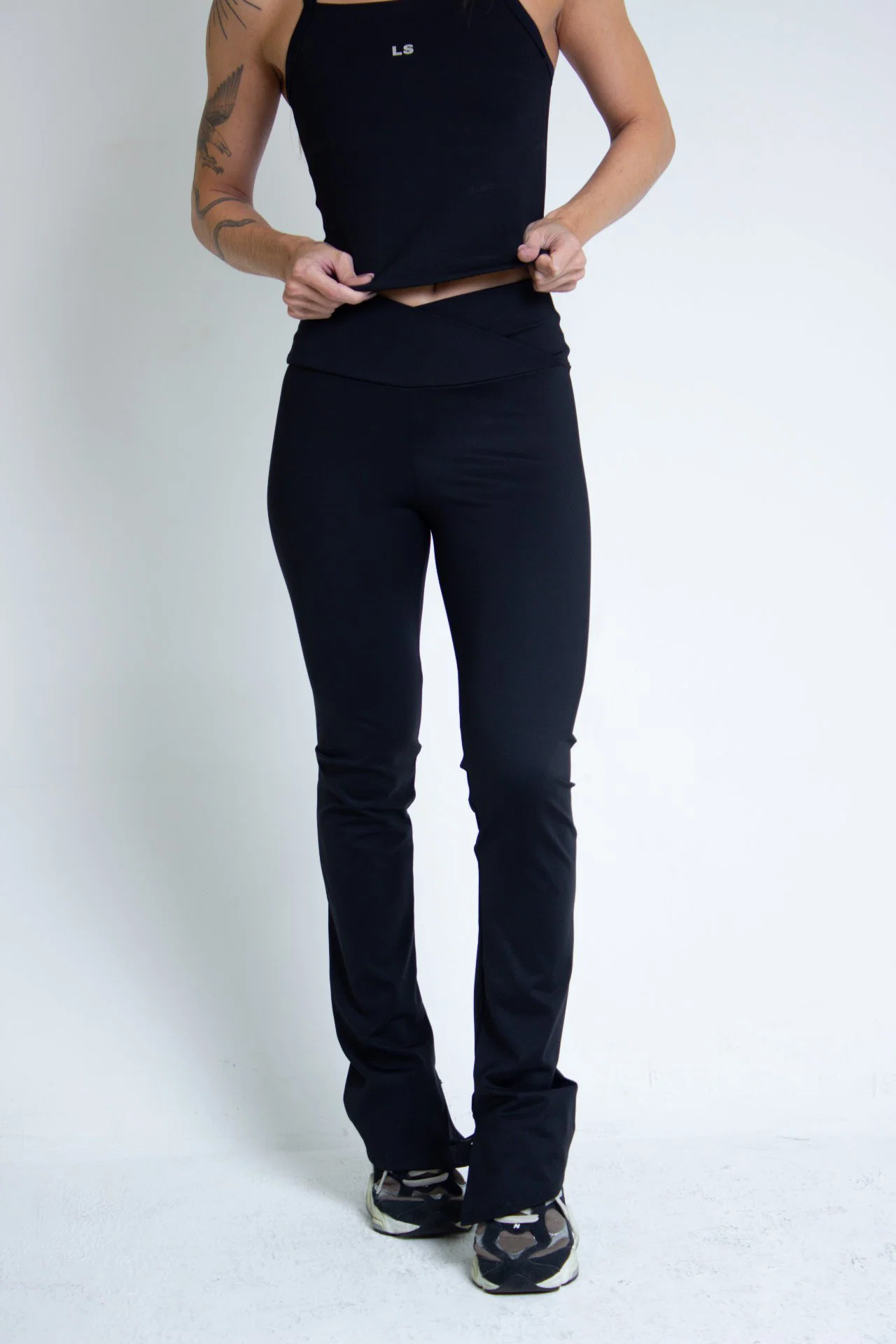 Calça Flare com Fenda da Lus Store em tecido dynamic supreme. — foto 10