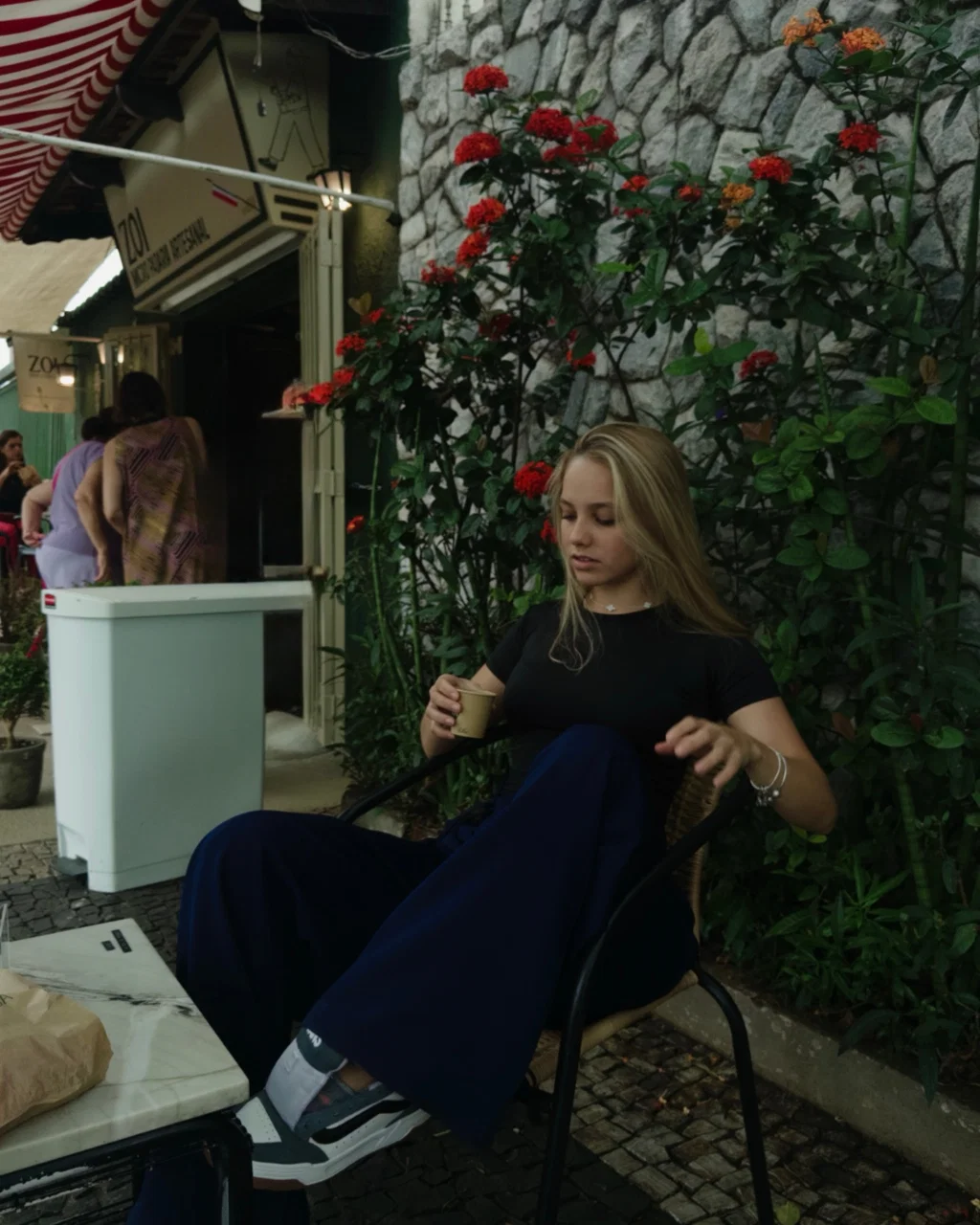 Calça pantalona feminina de cintura alta em tecido leve — foto 5