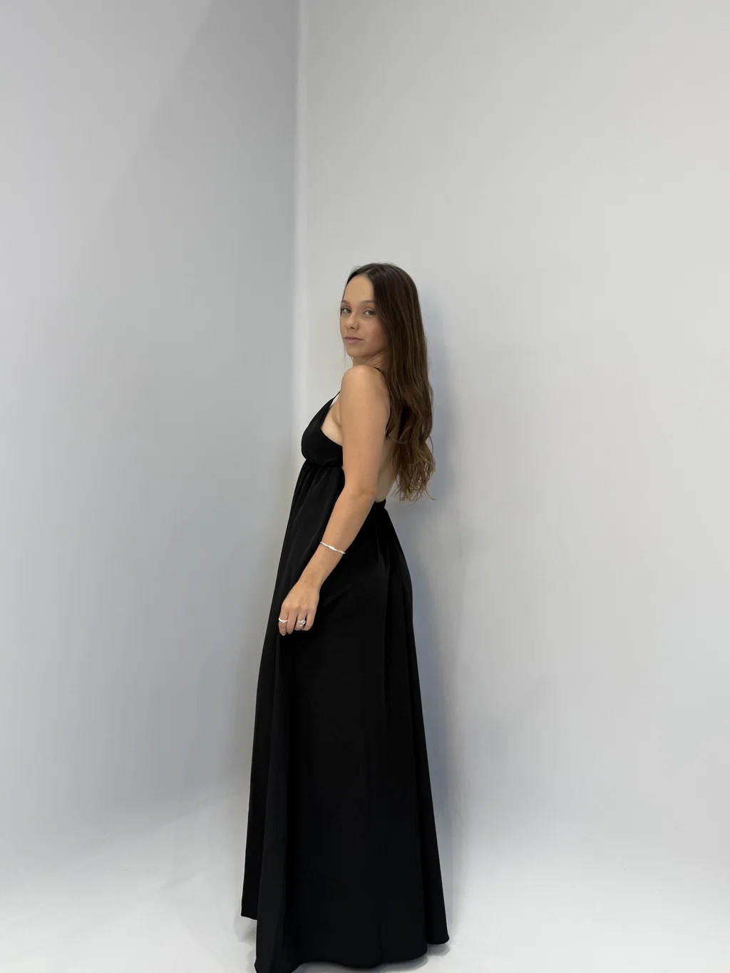 Vestido costas nuas com alça regulável e decote nas costas. — foto 5