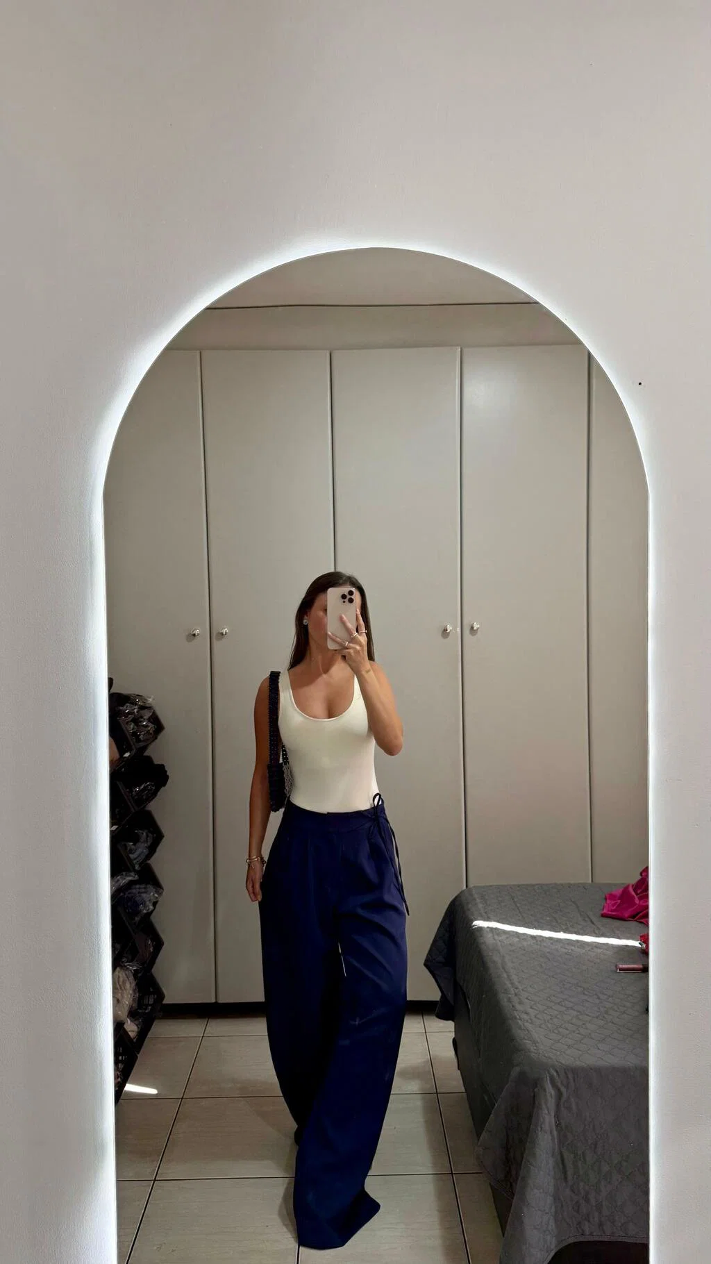 Calça pantalona feminina de cintura alta em tecido leve — foto 6